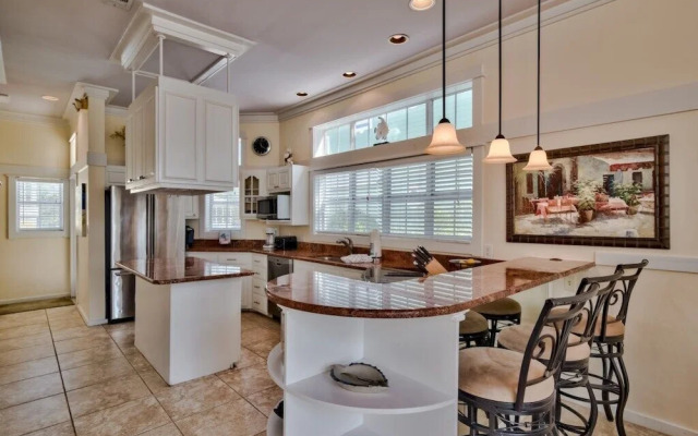 Crystal Oasis Across From Beach Heated Pool