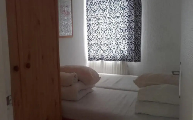 Nice Bungalow With a Sunny Garden