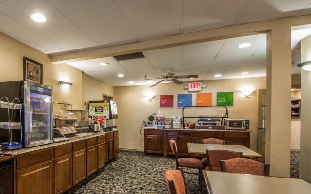 OYO Townhouse Tulsa Woodland Hills