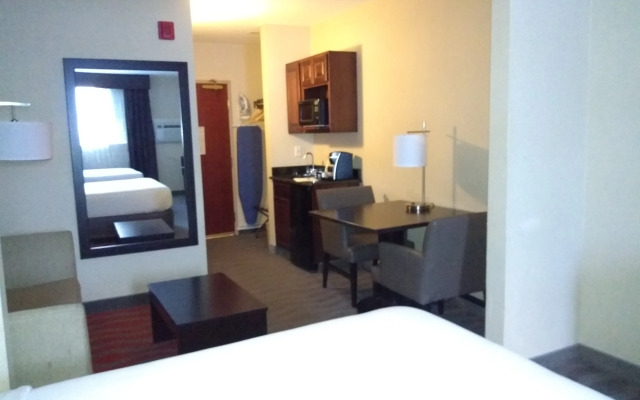 Holiday Inn Express & Suites Waterford