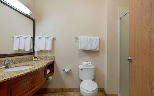 Best Western Plus Butterfield Inn