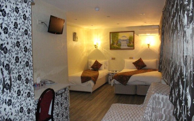 Celik Saray Hotel