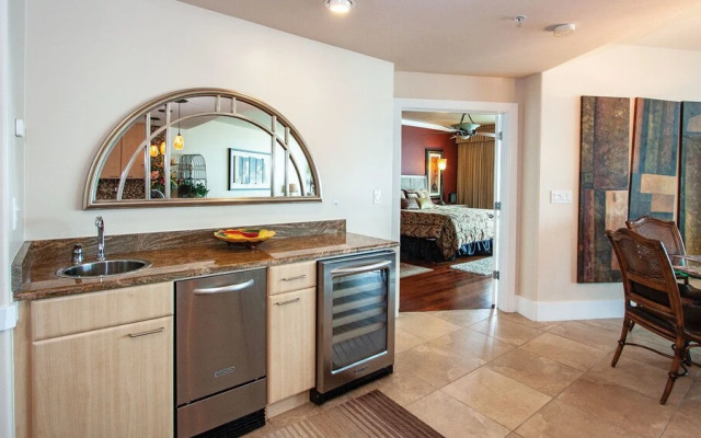 Waterfront Two Bedroom Unit Crd0601