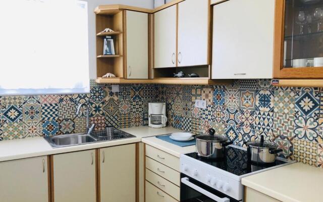 Stylish Home for 6 in Adamas