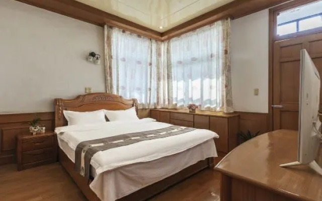 Shanghai Dongjia Yard Homestay