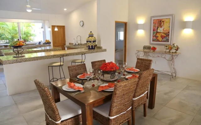 Villas Carey Condo
