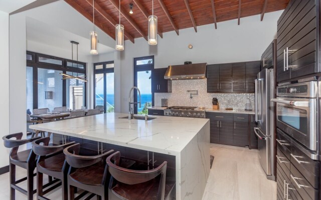Ocean Pearl 4 Bedroom Home by RedAwning