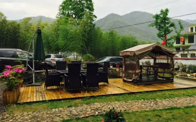 Zhuji Fengqing Hostel