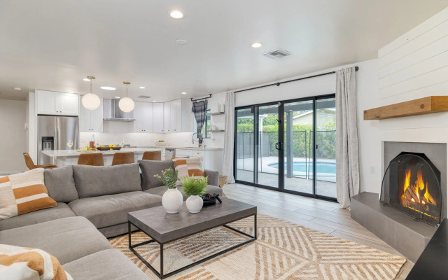 White Agate by Avantstay Pool + Playground