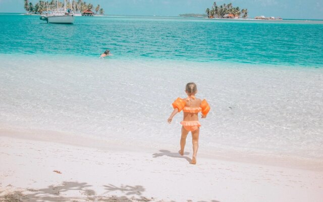 Private Over-the-Water Cabin in San Blas including Meals