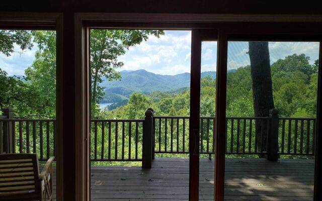 Fontana Lakeview Escape 4 Bedroom Home