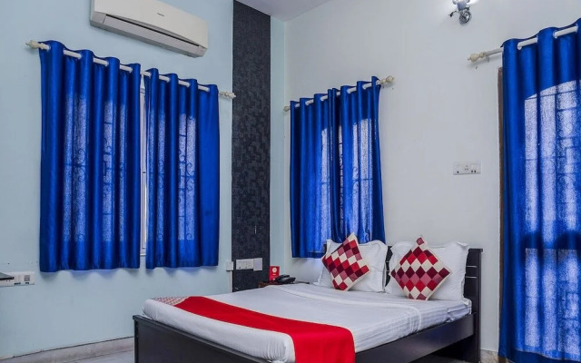 Maple Comfort By OYO Rooms
