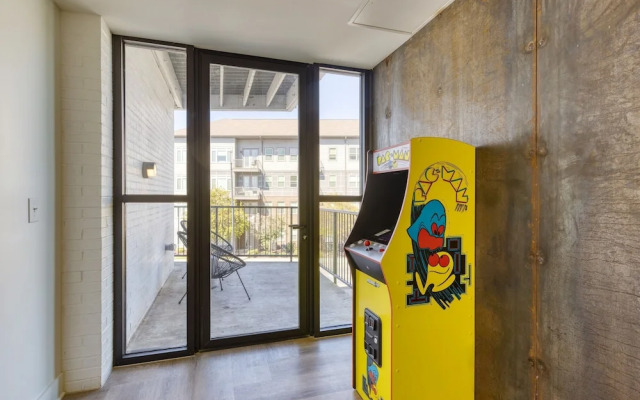 The Carter 401 by Avantstay 4BR Balcony