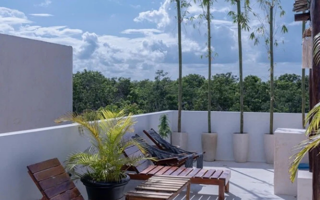 Fabulous Bohemian Apartment Exceptional Location Swimming Pool Terrace Garden