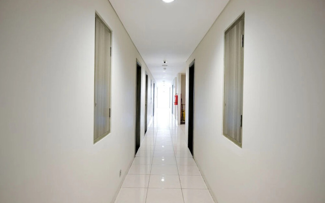 RedDoorz Premium near CBD Puri Indah