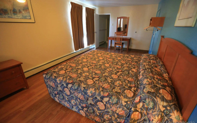Long House Alaskan Hotel