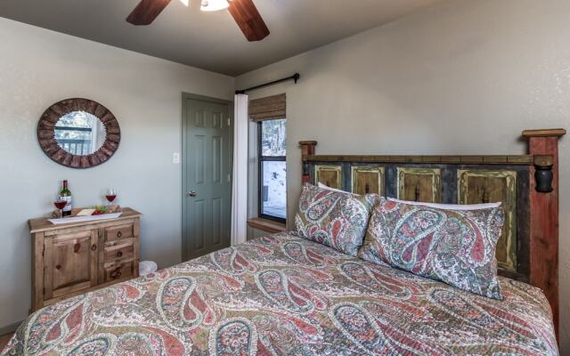 Bear Butte Lodge by Vtrips