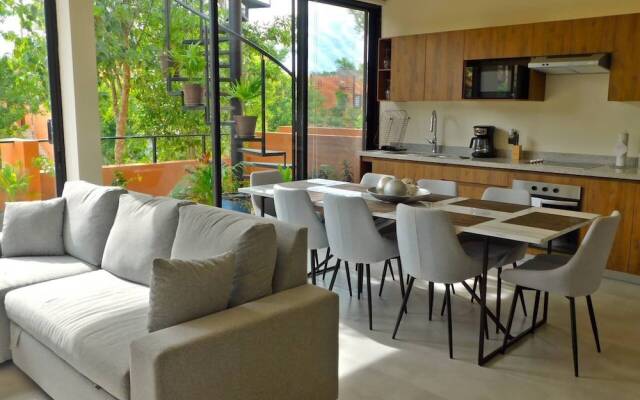 Roomy Apt With Private Terrace - Amazing Amenities