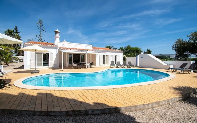 Pomba Beautifully Renovated With Heated Pool