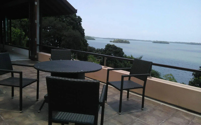 Sea Heart House on Koggala Lake