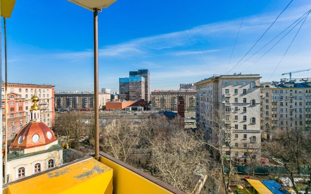 Apartment on Peschanaya 6