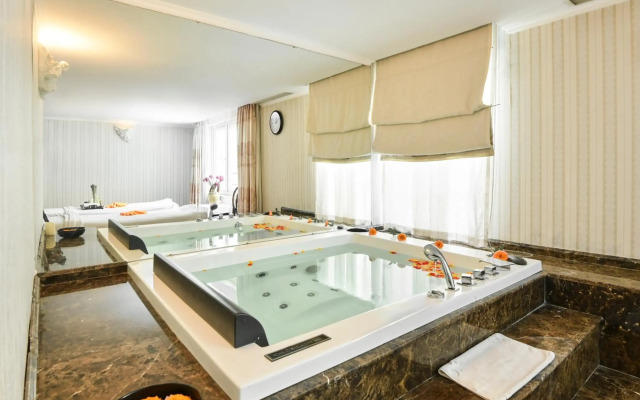 Hotel Grand Saigon