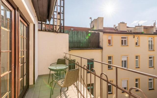 Templová 7 - Old Town Large Apartment with Terrace