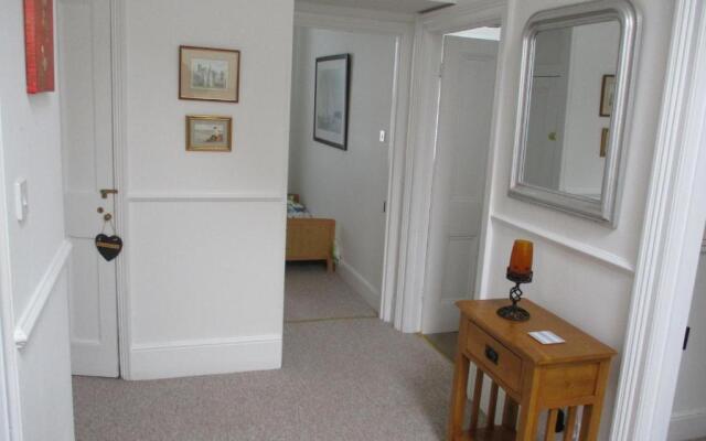 Lovely, Spacious, 3 Bedded, First Floor Apartment
