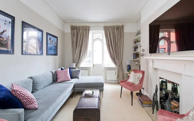 Luxurious 2-Bed Apt, 5 mins from Buckingham Palace
