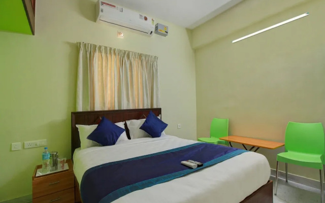 OYO 15427 Hotel Apple Grand