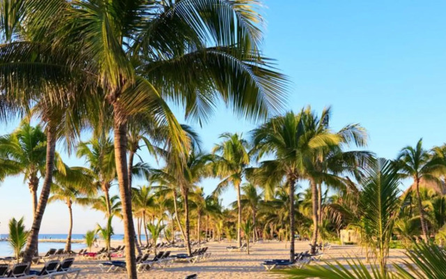 Hotel Hacienda Paradise