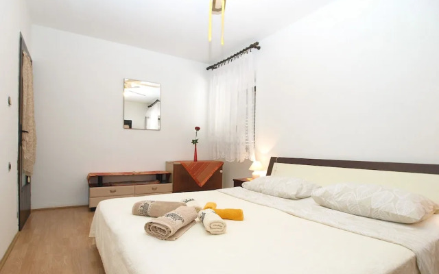 Apartment 1123