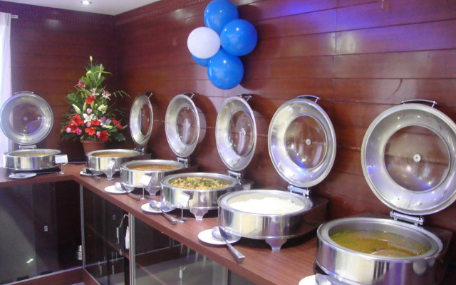 Sunray Hotel