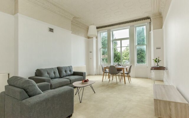 Spacious 1BR Period Apartment Hampstead