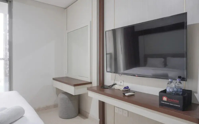 Fancy Designed Studio At Gold Coast Apartment