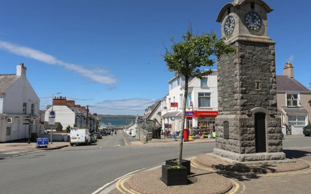 8 Pen Llanw Tides Reach