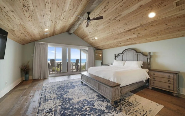 Bourbon Sea by Five Star Properties