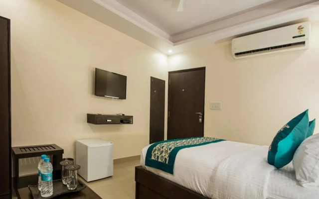 OYO 744 Hotel Vachi Inn
