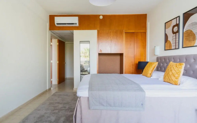 1 Bedroom Apartment With Balcony