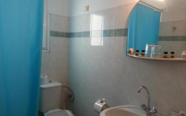 Artemis Hotel