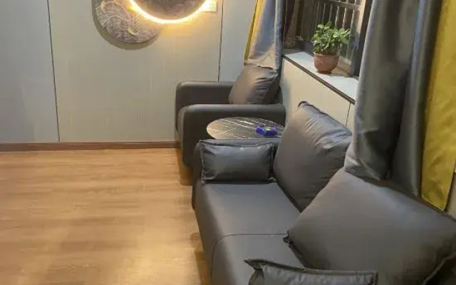 Huainan Aiwei Theme Hotel