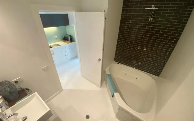 Comfort Inn Lorneview Apartments