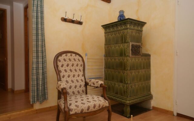 An apartment in a 17th century wine grower?s house.