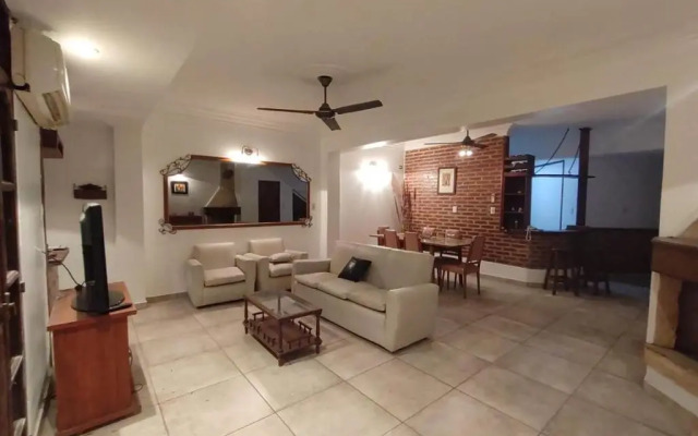 casa p/4 personas sobre av. roca con cochera - фото 2