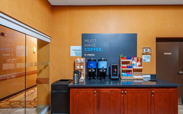 Holiday Inn Express Hotel & Suites CLARINGTON - BOWMANVILLE by IHG