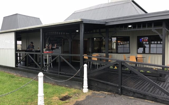 Tokaanu Hotel