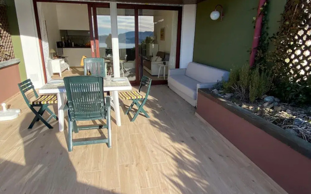 Barbara Apartment With Lake View in Ghiffa