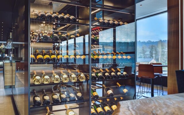 R hotel experiences