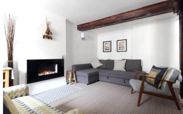 The Cooperage Apartment No 6, The Shore