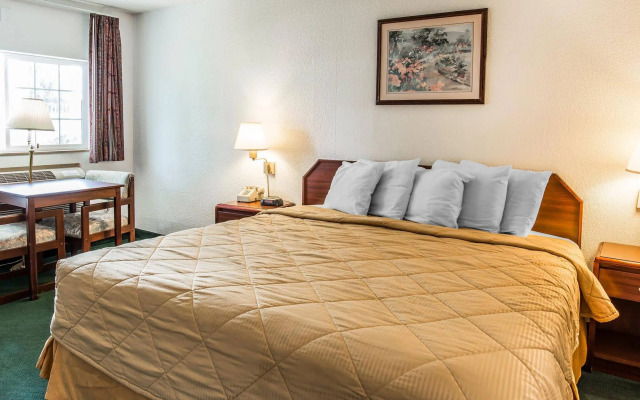 Econo Lodge Inn & Suites Spokane